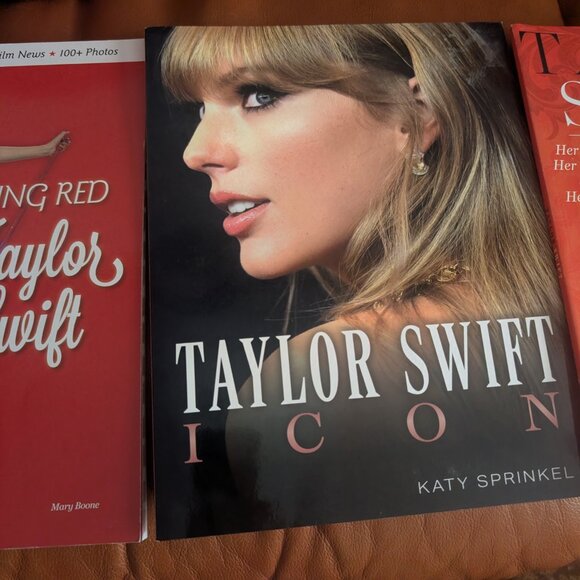 Lot of 3 Taylor Swift Collector's Magazines - Picture 3 of 4